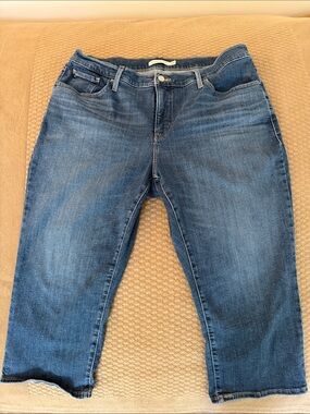 Levi's 311 Shaping Skinny Capri jeans Denim Jeans in Medium Blue